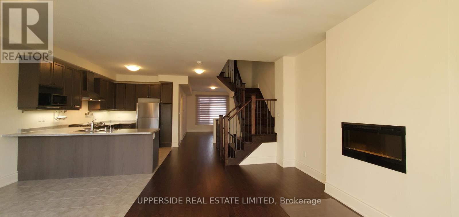 52 Vantage Loop Street, Newmarket, Ontario  L3X 0K8 - Photo 4 - N13096004
