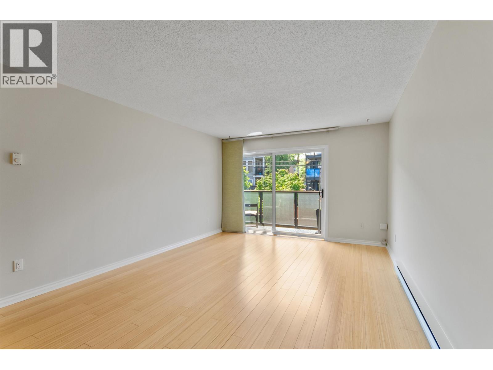 201 550 E 7th Avenue, Vancouver, British Columbia  V5T 1N7 - Photo 2 - R3123099