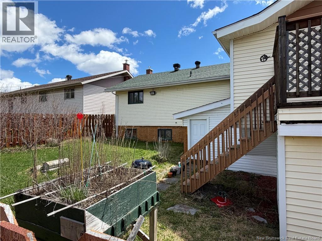 120 44 Avenue, Edmundston, New Brunswick  E3V 3A3 - Photo 8 - NB139350