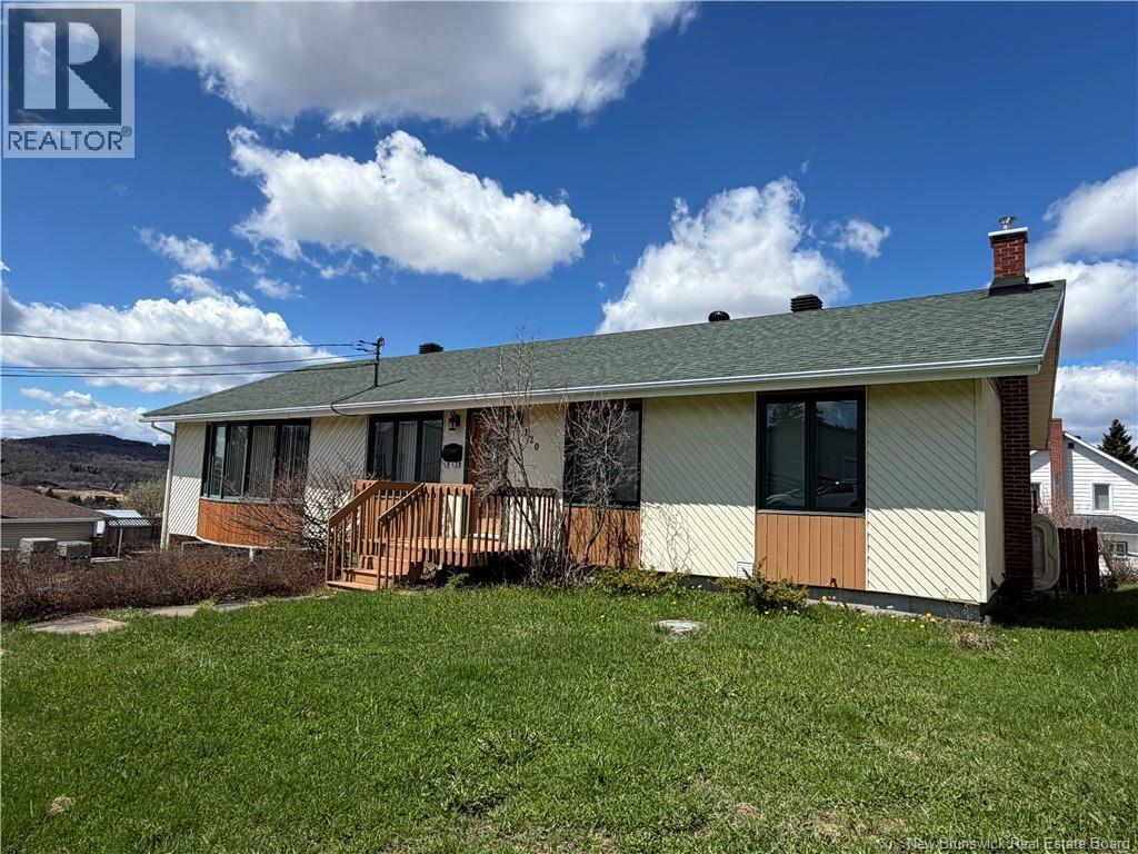 120 44 Avenue, Edmundston, New Brunswick  E3V 3A3 - Photo 1 - NB139350