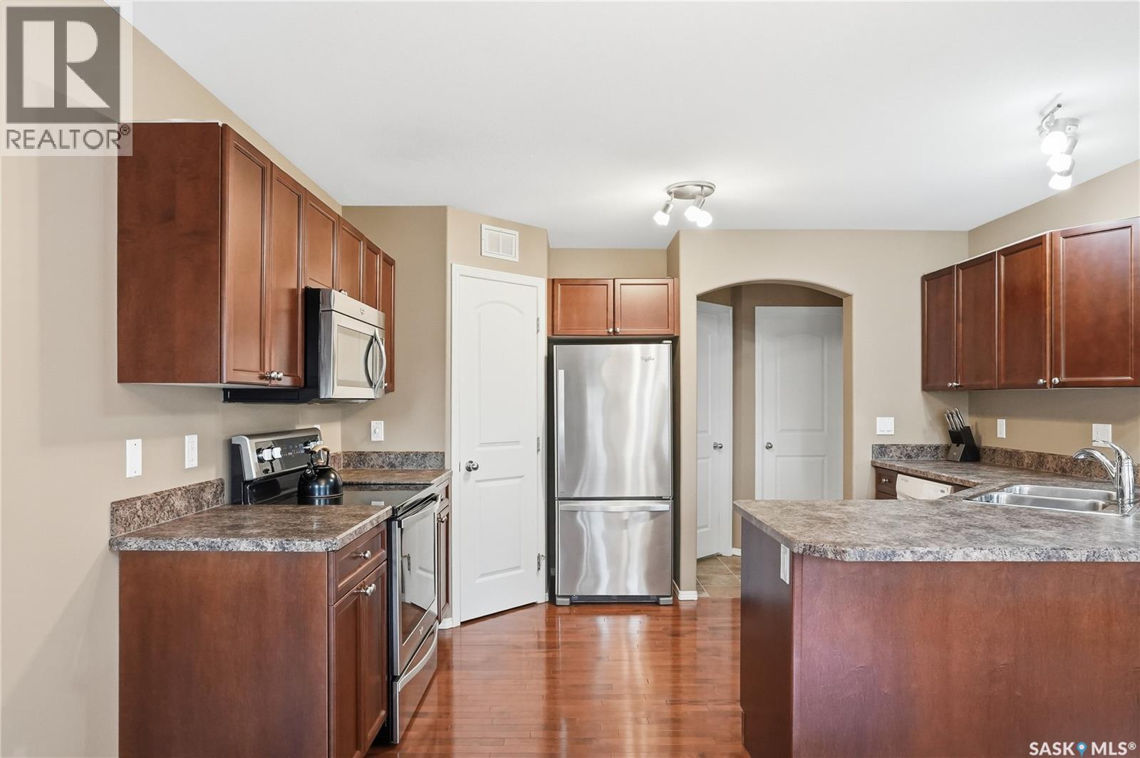 238 Stepney Crescent, Saskatoon, Saskatchewan  S7T 0A1 - Photo 10 - SK035432