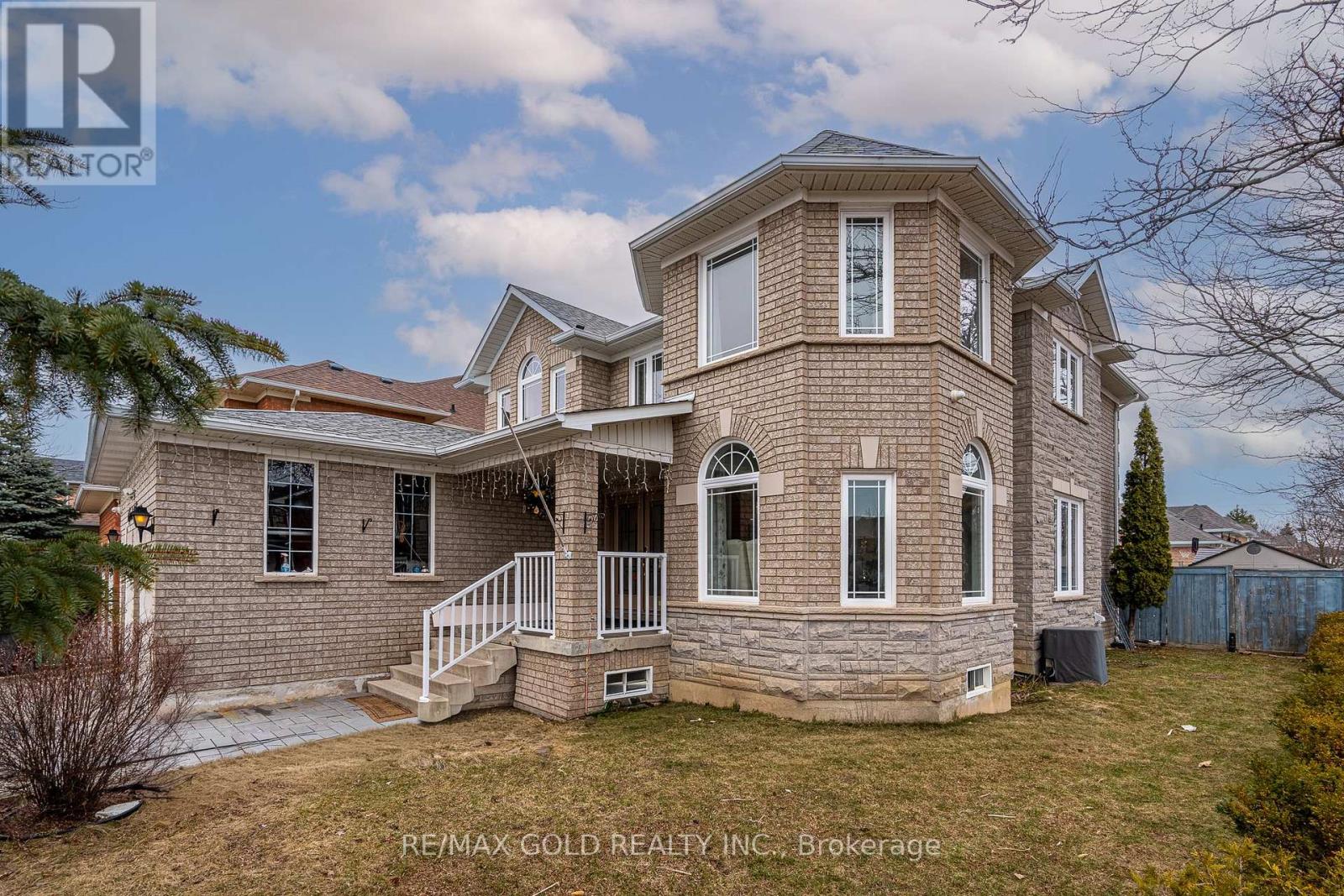 1 Sprucelands Avenue, Brampton, Ontario  L6R 1M5 - Photo 2 - W12946460