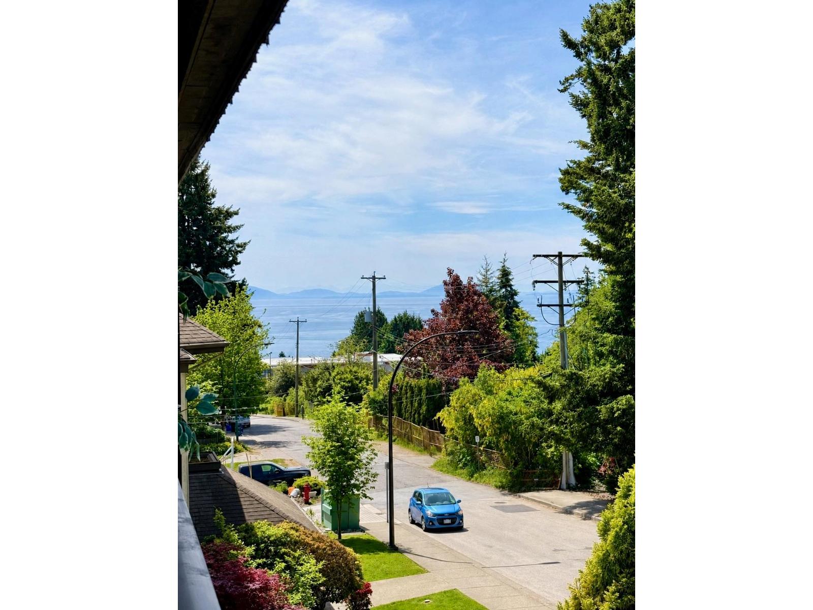 311 1520 VIDAL STREET, White Rock, British Columbia