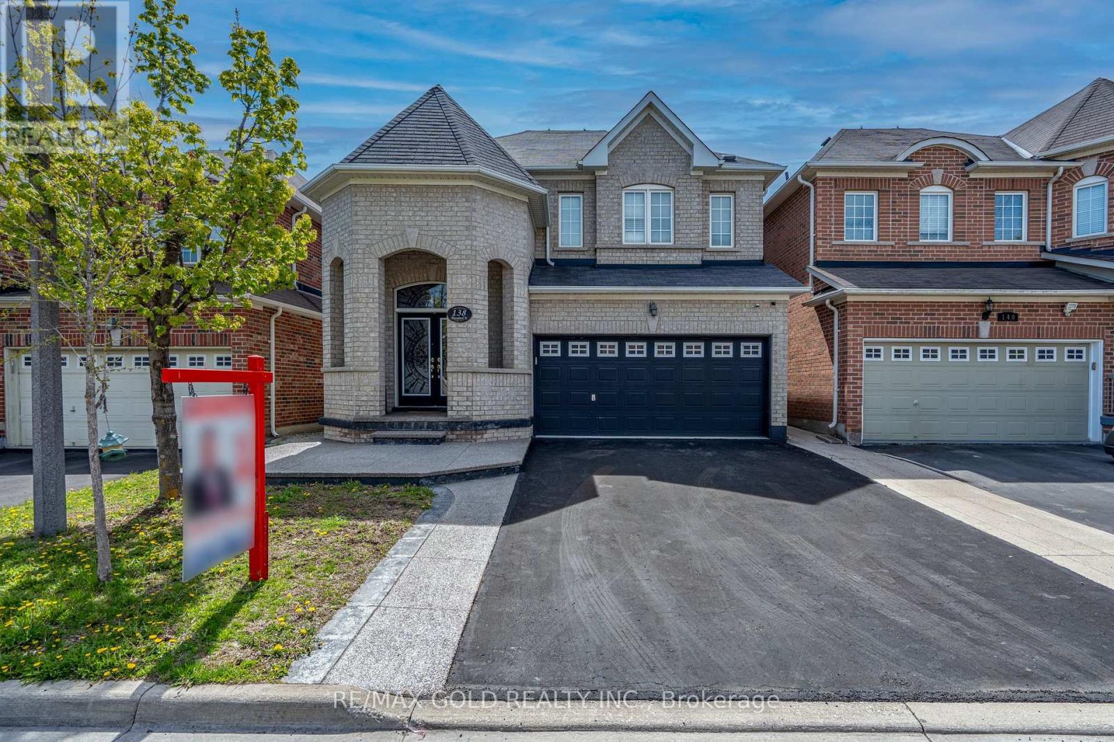 138 Watsonbrook Drive, Brampton, Ontario  L6R 0S1 - Photo 1 - W13112142