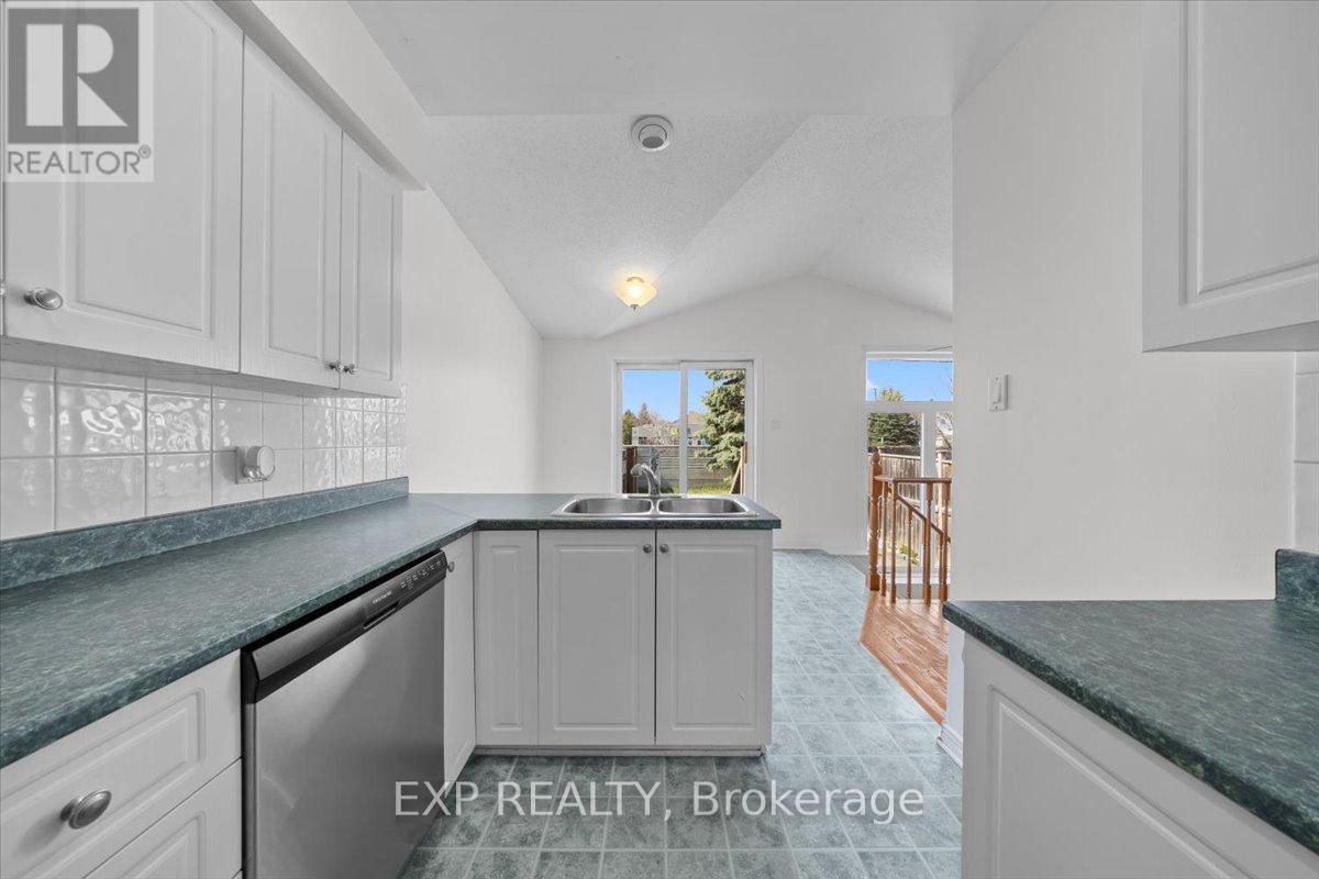943 Markwick Crescent, Ottawa, Ontario  K4A 4J1 - Photo 8 - X13121520