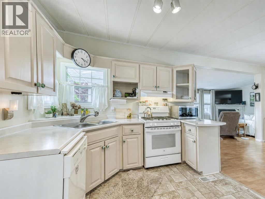 5700 Blackwell Sd Road Unit# 293, Sarnia, Ontario  N7W 1B7 - Photo 6 - 26010972