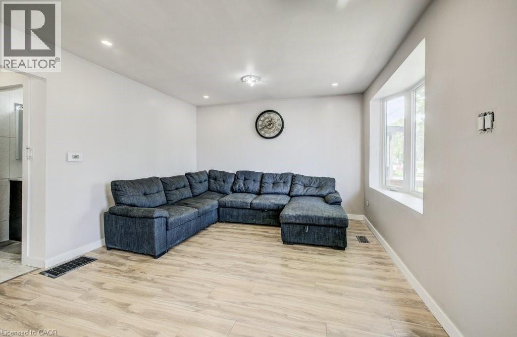 54 Seventh Avenue, Brantford, Ontario  N3S 1B4 - Photo 4 - 40829768