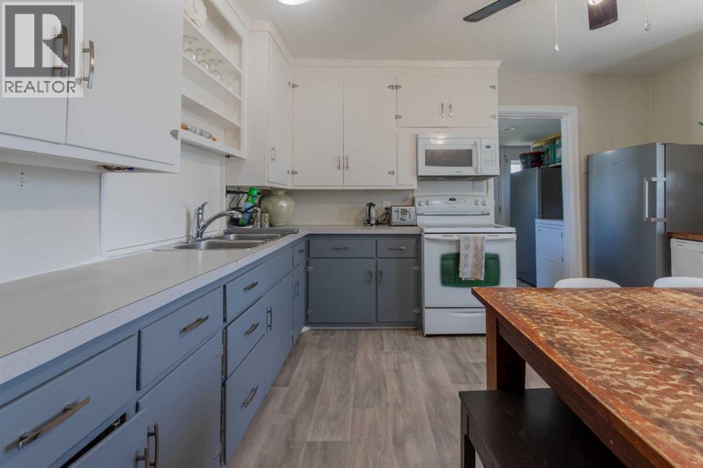 375 N 100 W, Raymond, Alberta  T0K 2S0 - Photo 14 - A2310229