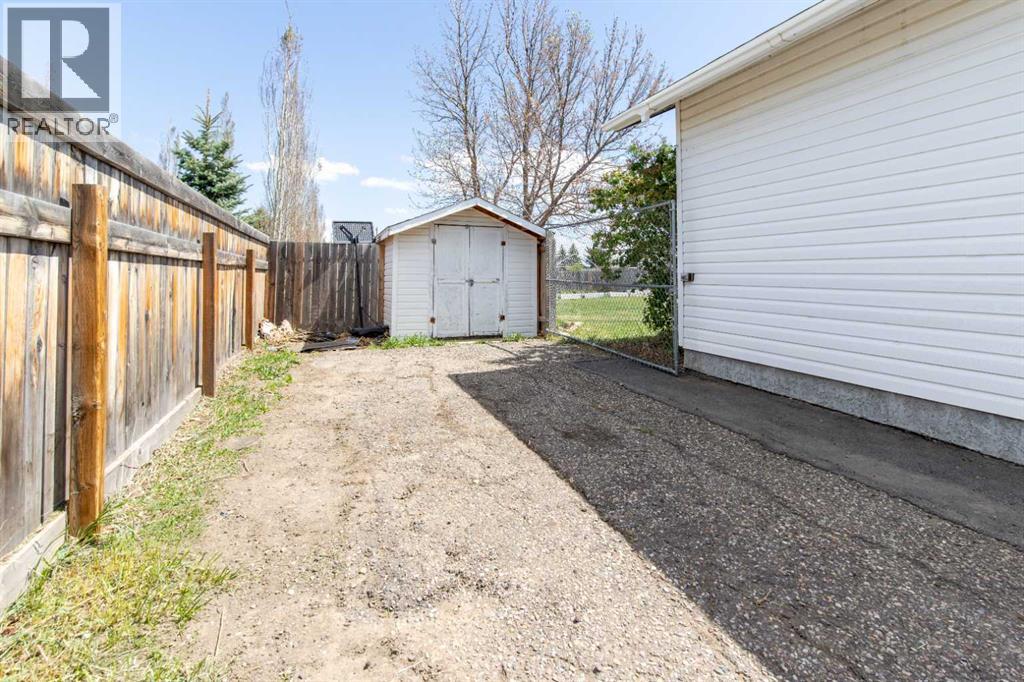 375 N 100 W, Raymond, Alberta  T0K 2S0 - Photo 30 - A2310229