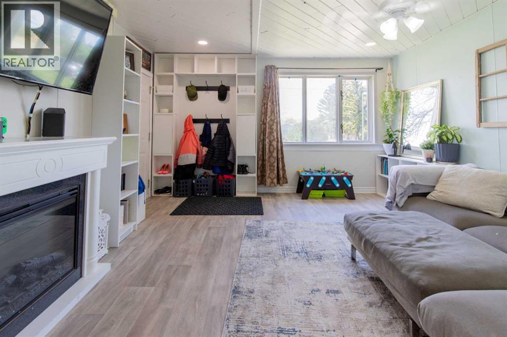 375 N 100 W, Raymond, Alberta  T0K 2S0 - Photo 5 - A2310229