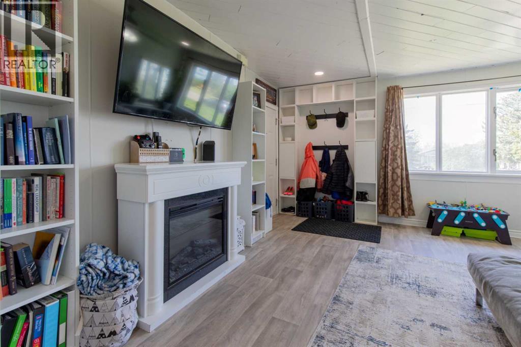 375 N 100 W, Raymond, Alberta  T0K 2S0 - Photo 6 - A2310229