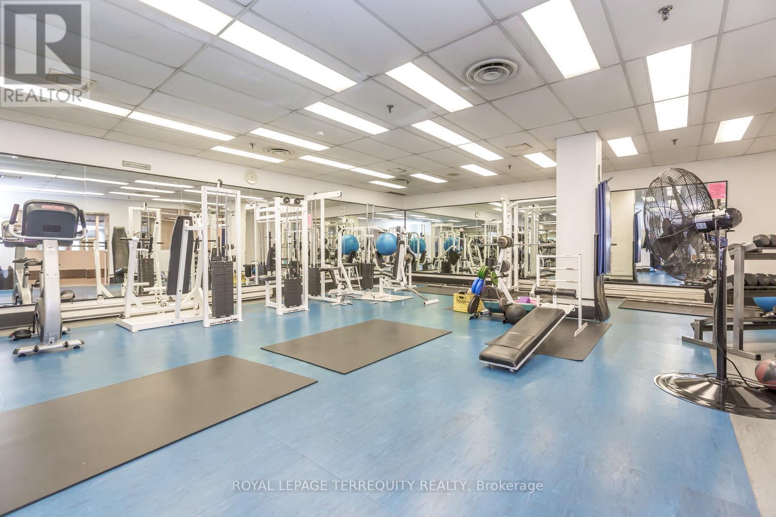 919 - 711 BAY STREET, Toronto, Ontario