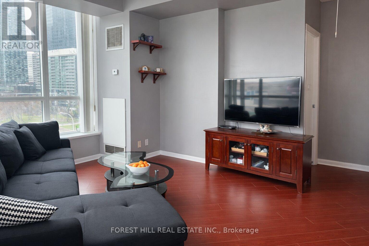 1028 - 230 Queens Quay W, Toronto, Ontario  M5J 2Y7 - Photo 3 - C13121464