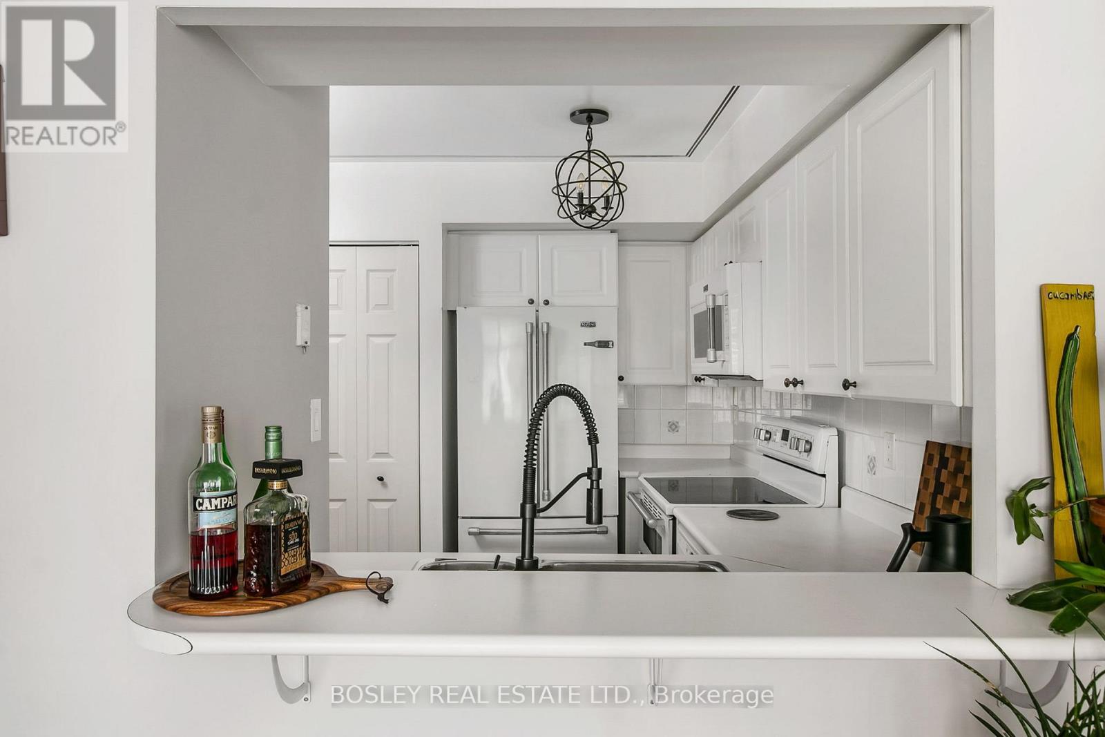 303 - 99 Hayden Street, Toronto, Ontario  M4Y 3B4 - Photo 10 - C13121492