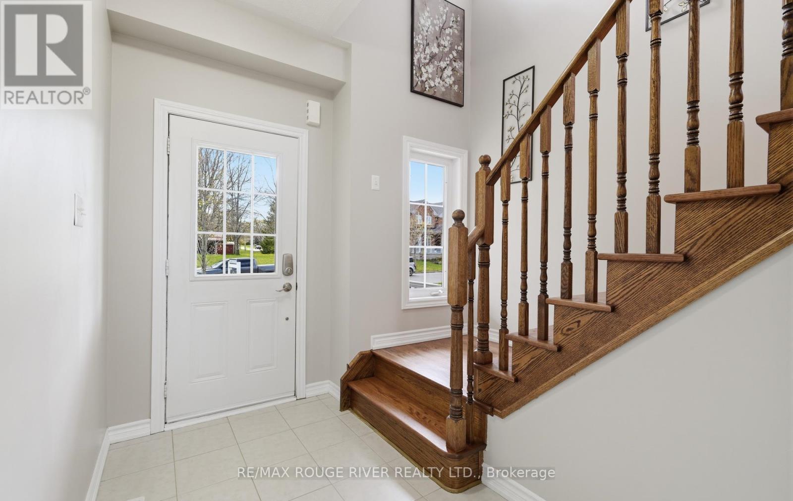 55 Redfern Crescent, Clarington, Ontario  L1C 0K2 - Photo 6 - E13121532