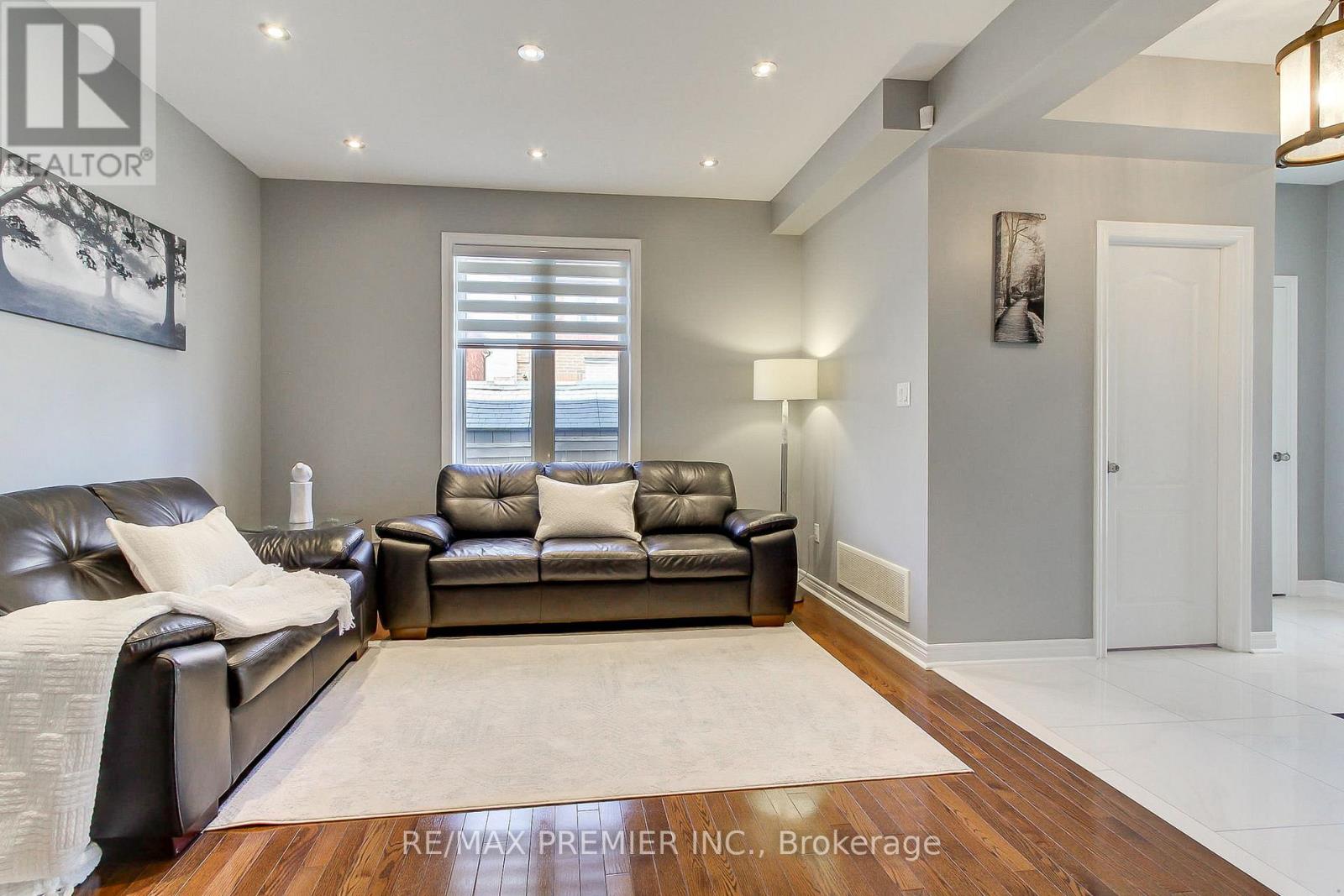 61 Tigertail Crescent, Bradford West Gwillimbury (Bradford), Ontario  L3Z 0M3 - Photo 11 - N13121398