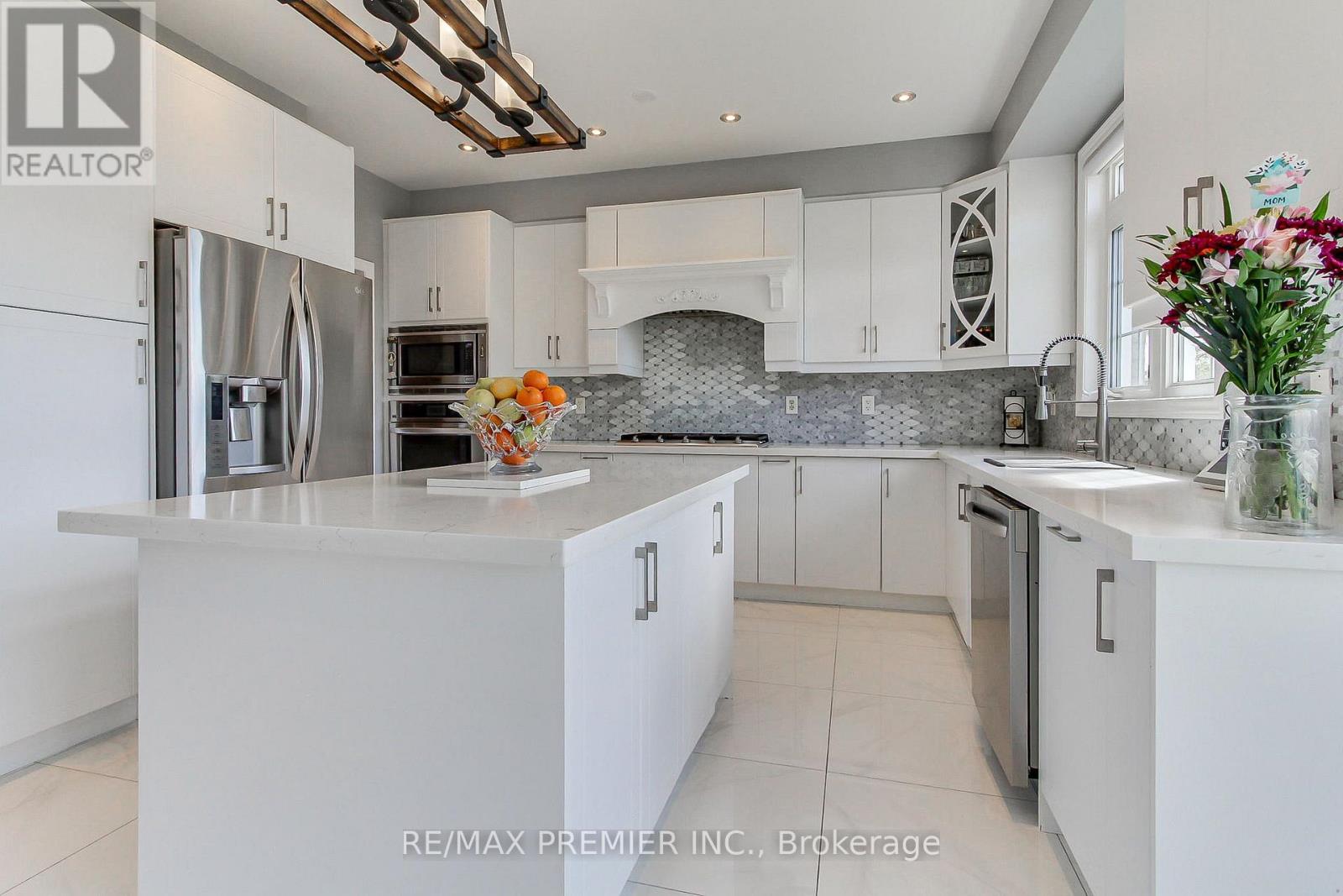 61 Tigertail Crescent, Bradford West Gwillimbury (Bradford), Ontario  L3Z 0M3 - Photo 18 - N13121398