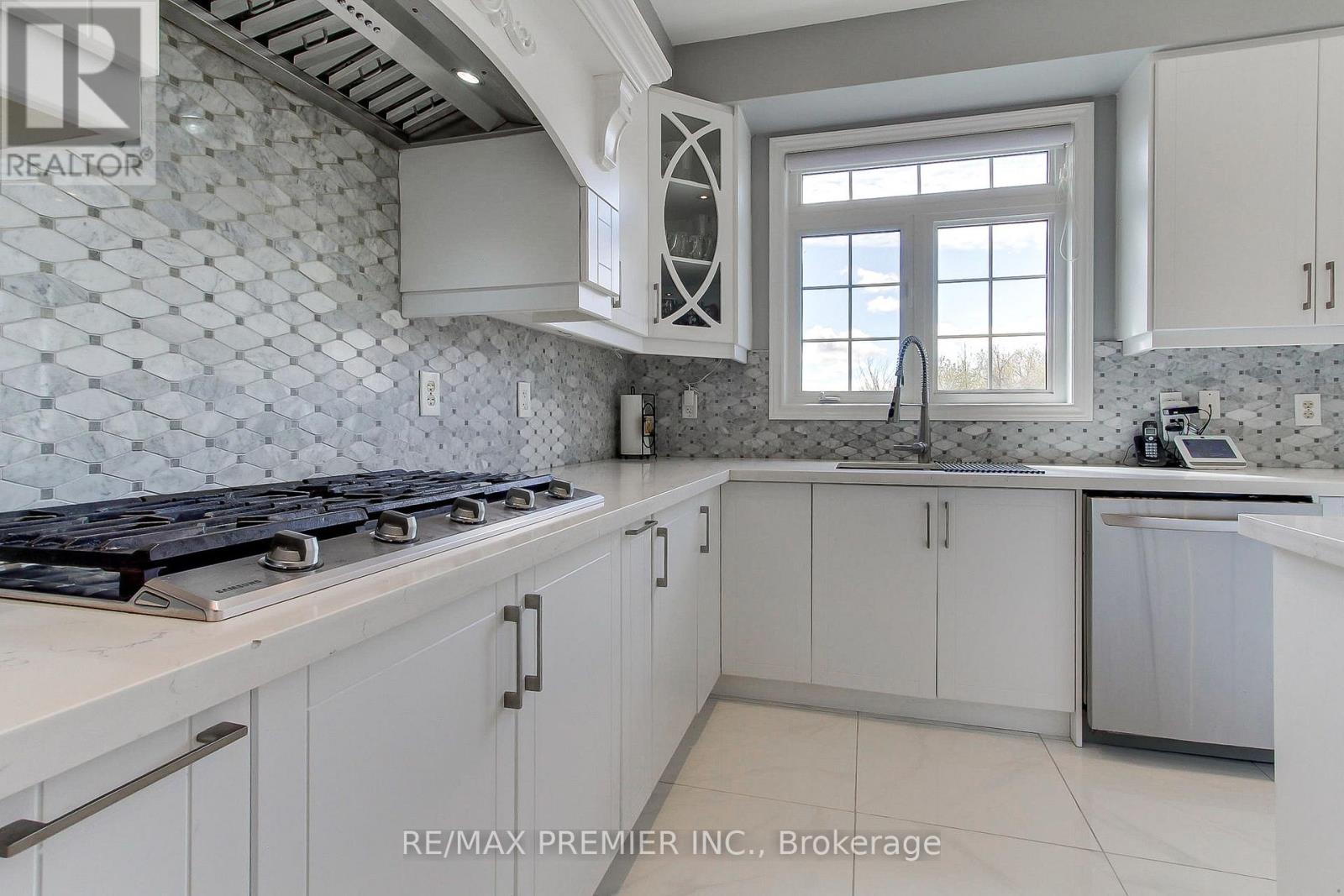 61 Tigertail Crescent, Bradford West Gwillimbury (Bradford), Ontario  L3Z 0M3 - Photo 19 - N13121398