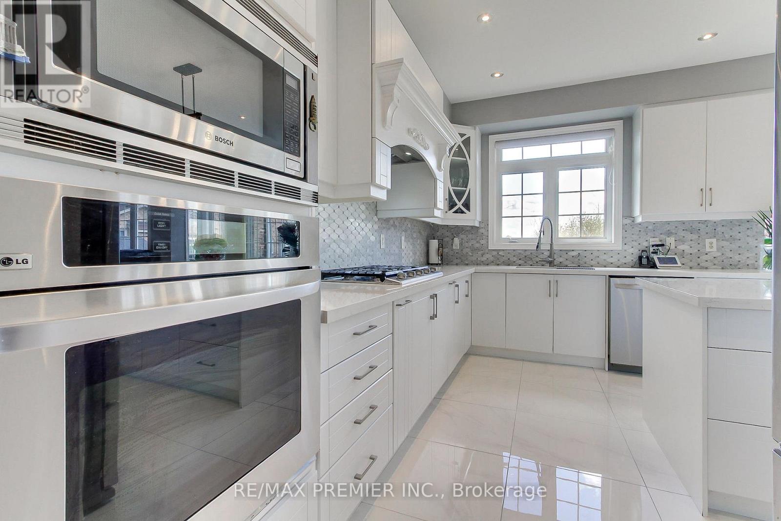 61 Tigertail Crescent, Bradford West Gwillimbury (Bradford), Ontario  L3Z 0M3 - Photo 20 - N13121398