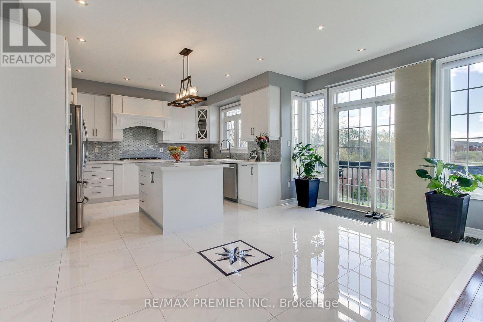 61 Tigertail Crescent, Bradford West Gwillimbury (Bradford), Ontario  L3Z 0M3 - Photo 23 - N13121398