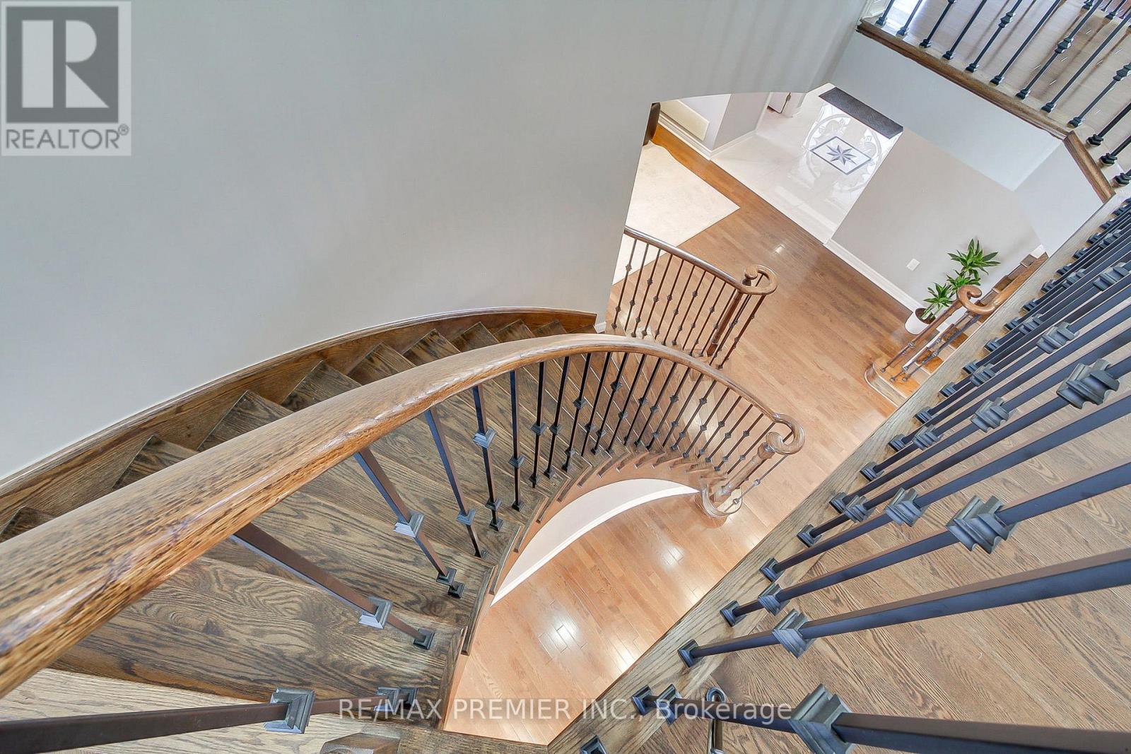 61 Tigertail Crescent, Bradford West Gwillimbury (Bradford), Ontario  L3Z 0M3 - Photo 32 - N13121398