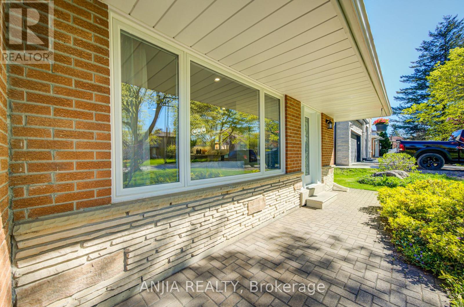80 Southdale Drive, Markham (Bullock), Ontario  L3P 1J8 - Photo 3 - N13121476