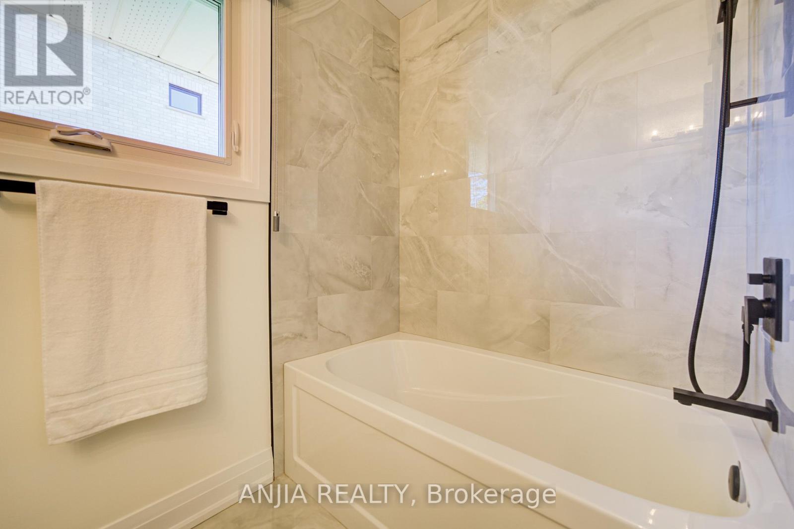 80 Southdale Drive, Markham (Bullock), Ontario  L3P 1J8 - Photo 36 - N13121476