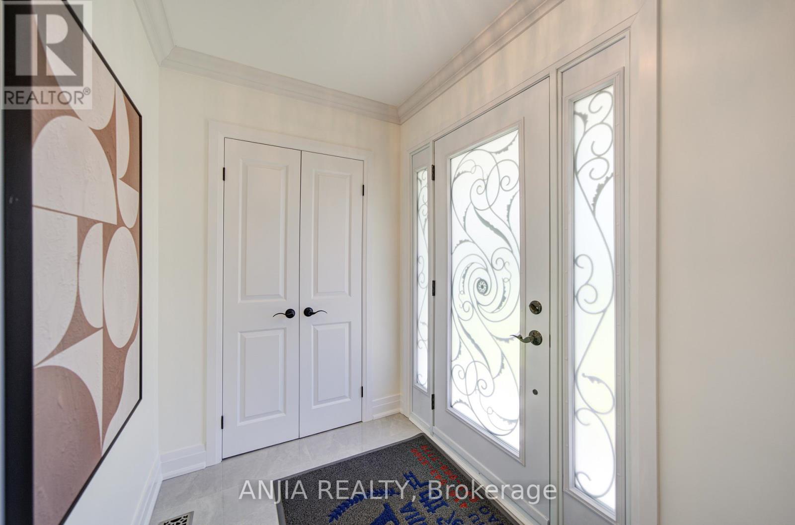 80 Southdale Drive, Markham (Bullock), Ontario  L3P 1J8 - Photo 8 - N13121476