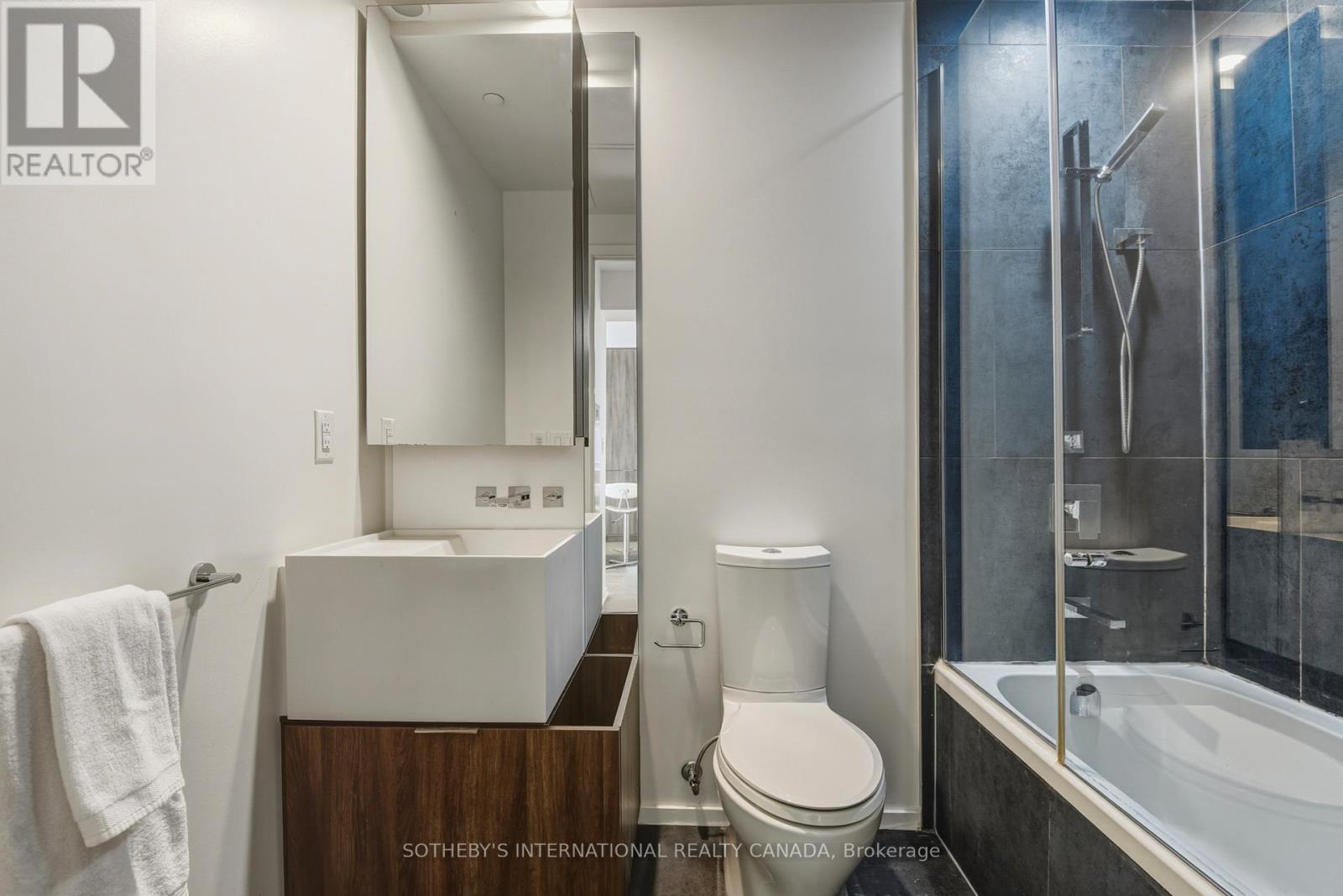 2712 - 1 Bloor Street E, Toronto, Ontario  M4W 0A8 - Photo 12 - C12964348