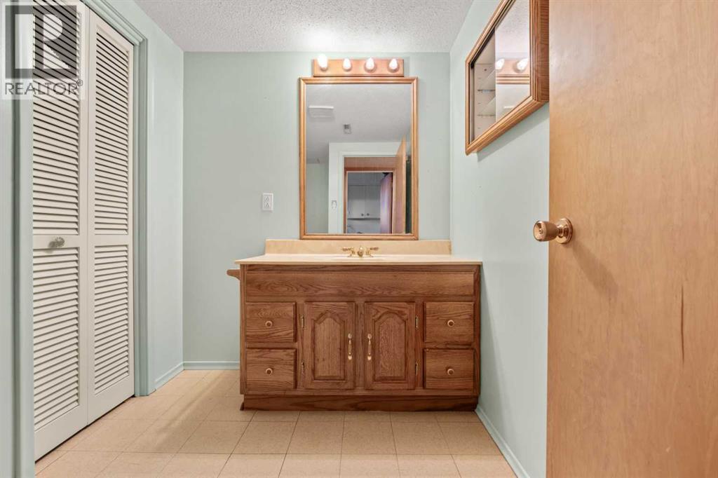 444 Woodland Crescent SE, Calgary, Alberta  T2J 1J9 - Photo 33 - A2309805