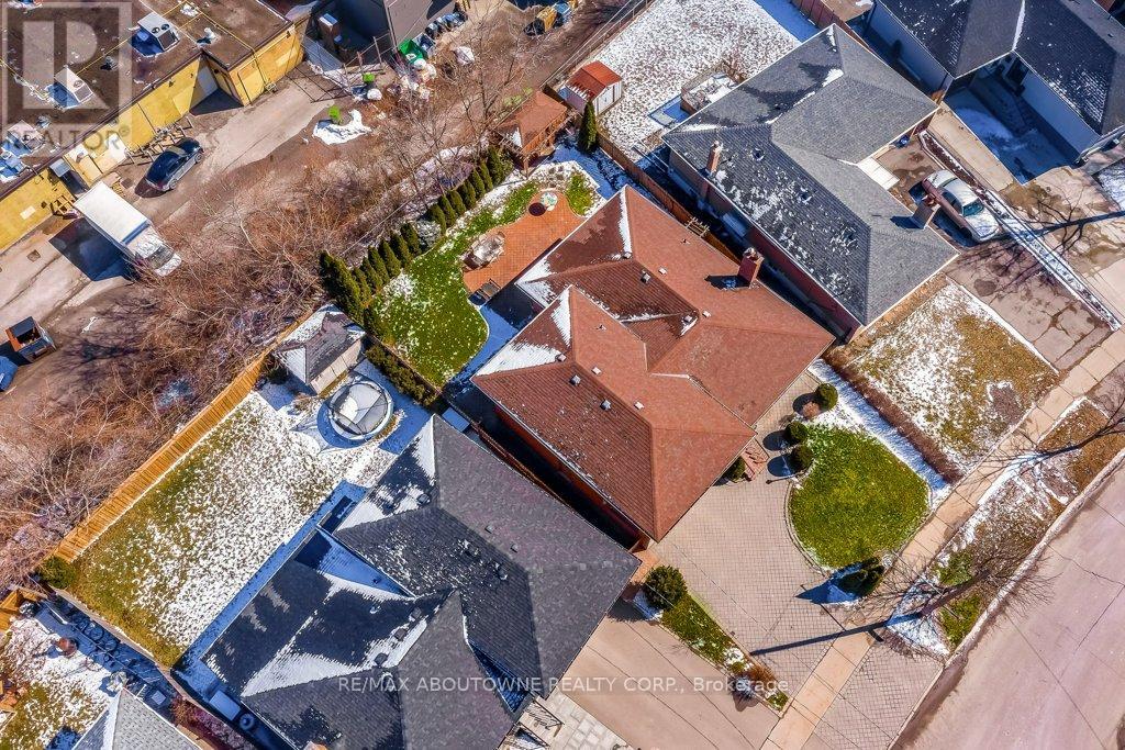 17 Duffield Road, Toronto, Ontario  M9P 3C8 - Photo 31 - W12907904