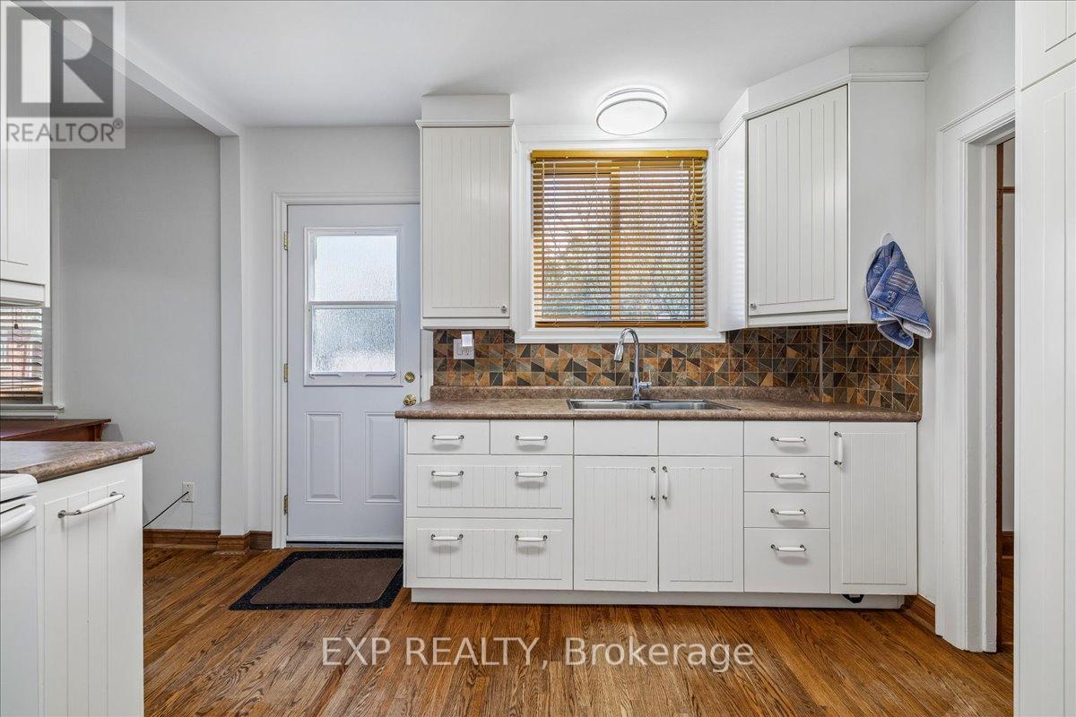 1025 King Road, Burlington, Ontario  L7T 3L5 - Photo 12 - W13121846