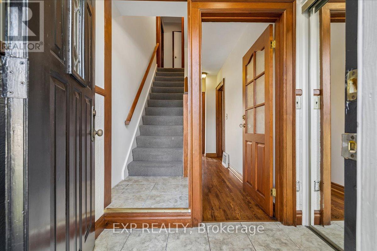 1025 King Road, Burlington, Ontario  L7T 3L5 - Photo 5 - W13121846