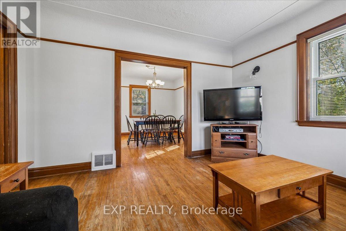 1025 King Road, Burlington, Ontario  L7T 3L5 - Photo 8 - W13121846