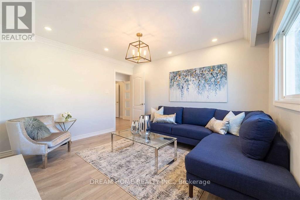 #back - 6 Alcester Court, Toronto, Ontario  M6A 2Z6 - Photo 4 - W13121460