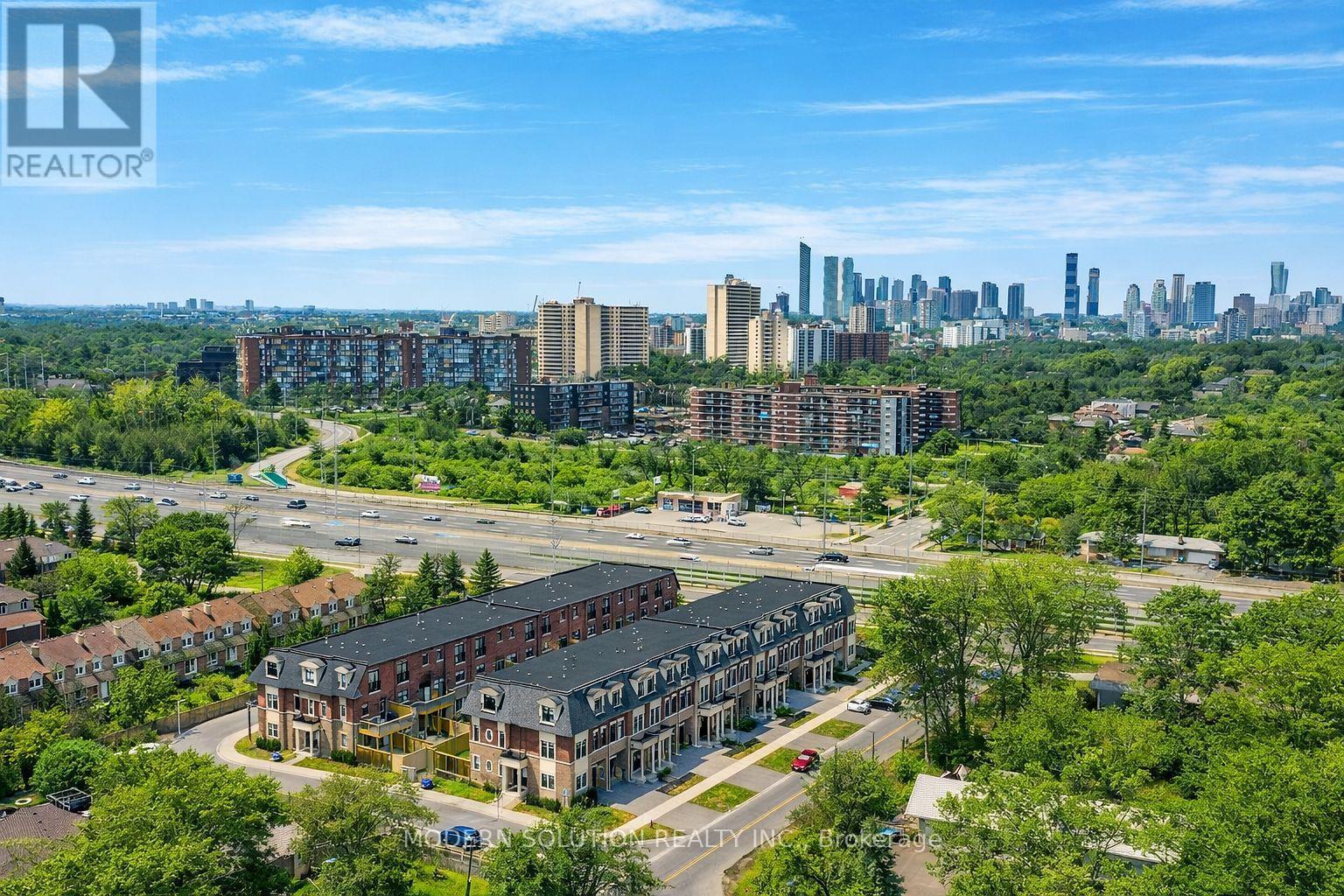 1659 Vellore Crescent, Mississauga, Ontario  L5G 0C3 - Photo 2 - W13121484