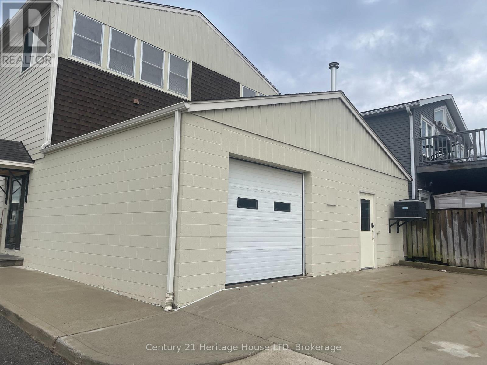 9 Hwy 20 W, Pelham, Ontario  L0S 1E0 - Photo 3 - X13121648