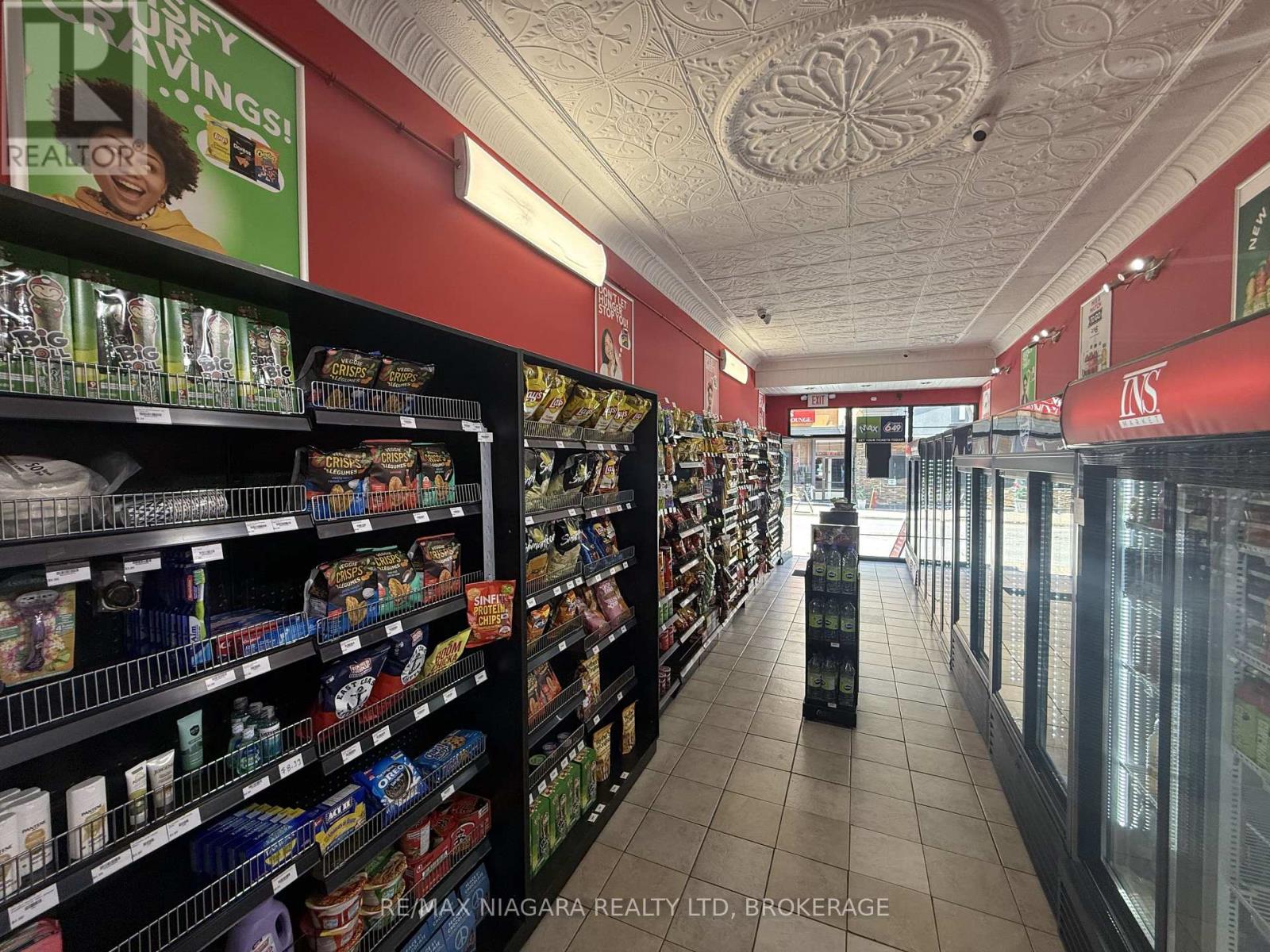 5024 Centre Street, Niagara Falls, Ontario  L2G 3N7 - Photo 3 - X13121664