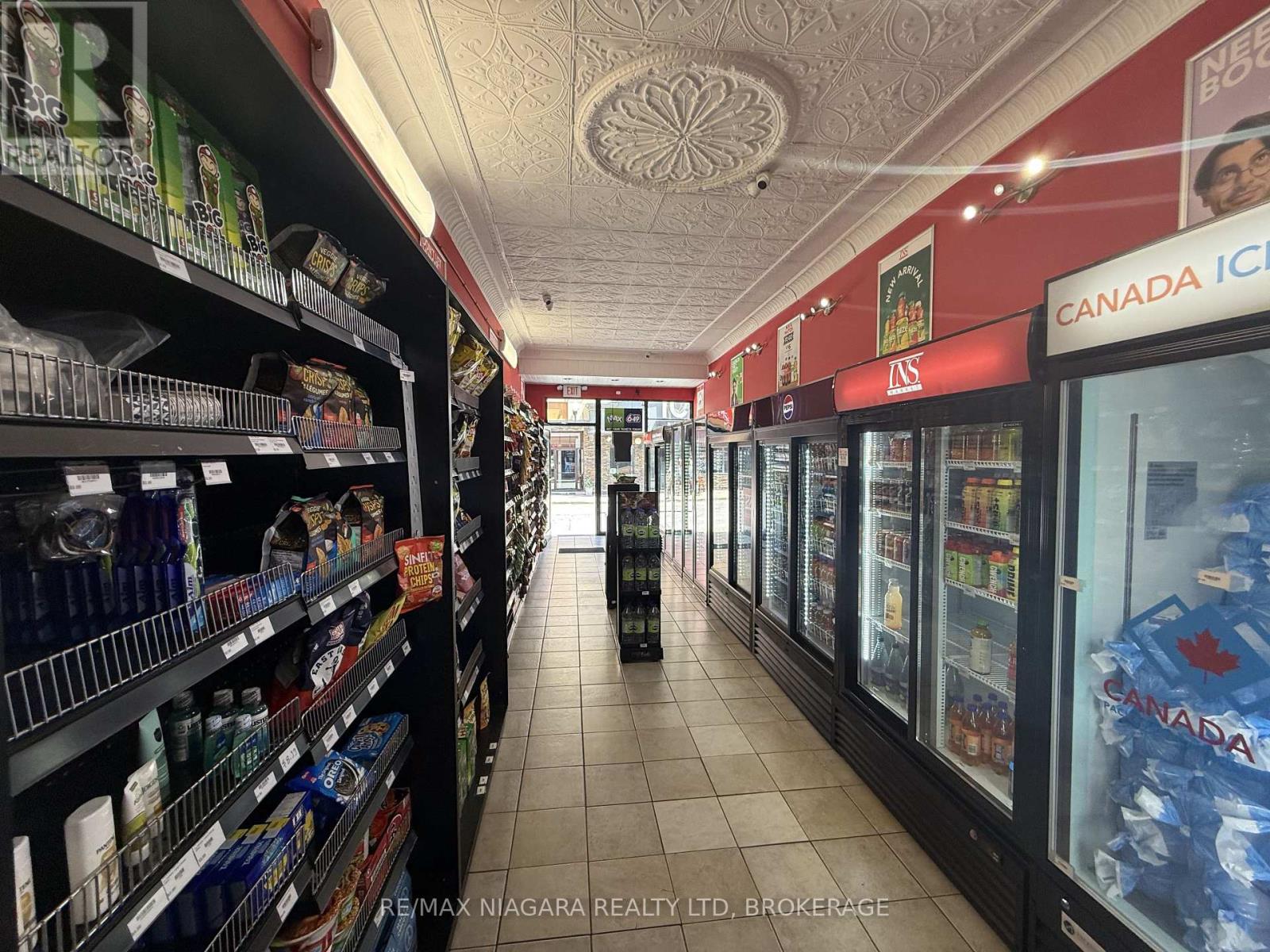 5024 Centre Street, Niagara Falls, Ontario  L2G 3N7 - Photo 5 - X13121664