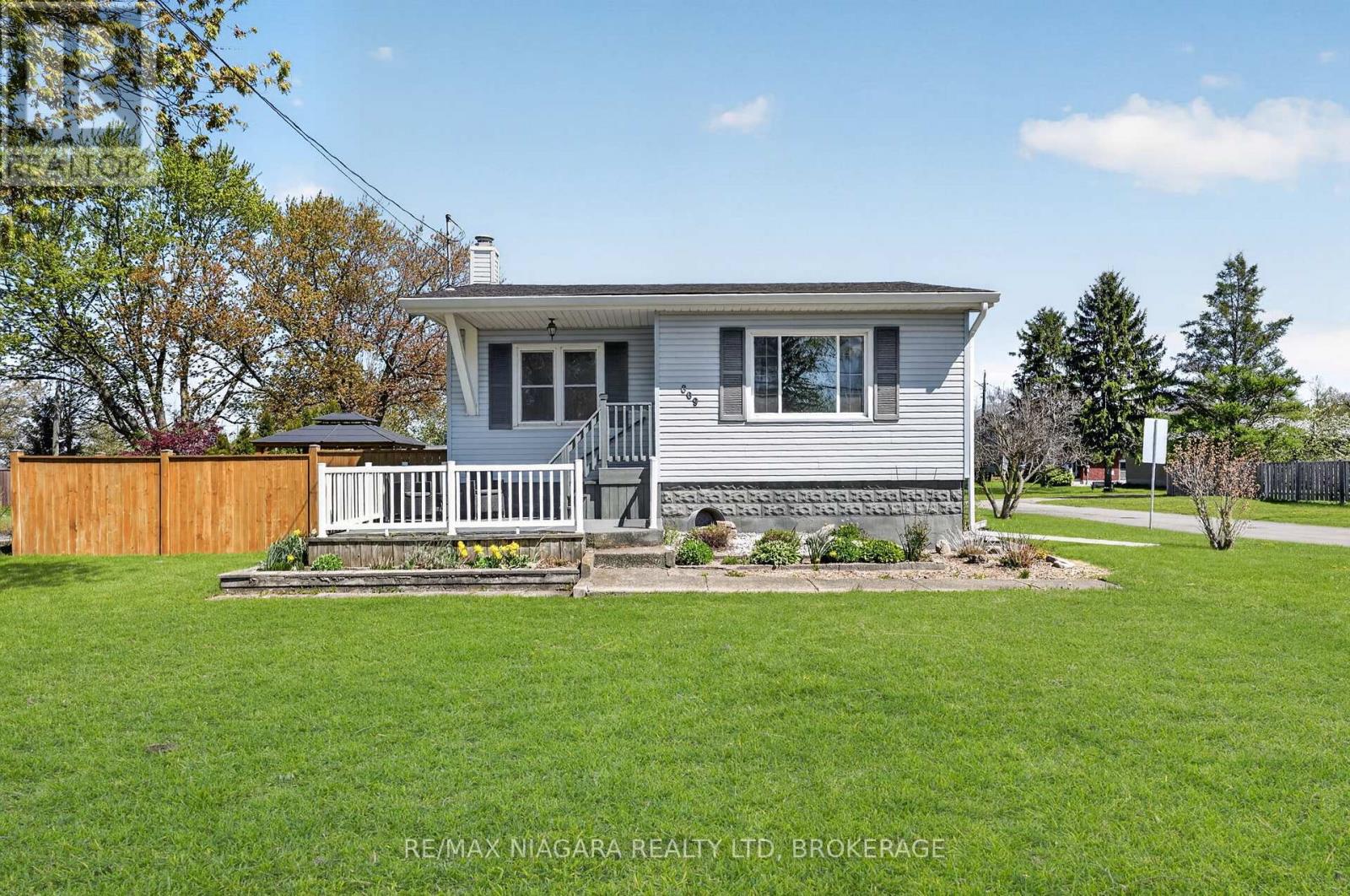 809 Broadway Street, Welland, Ontario  L3C 5M9 - Photo 2 - X13121718