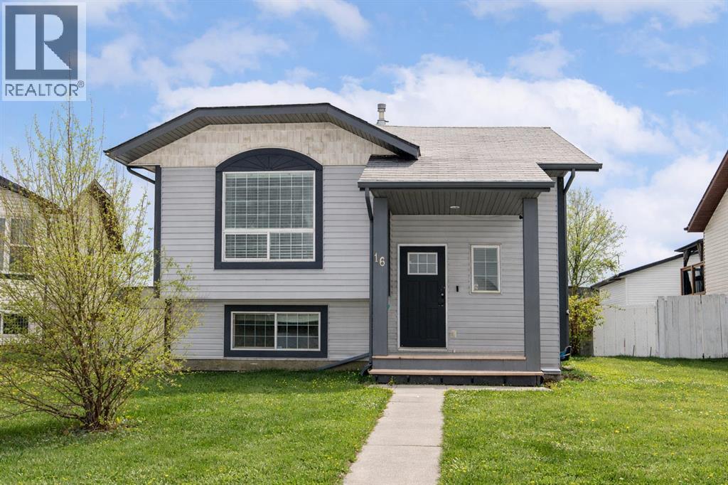 16 Johnson Close, Penhold, Alberta  T0M 0R1 - Photo 1 - A2310651