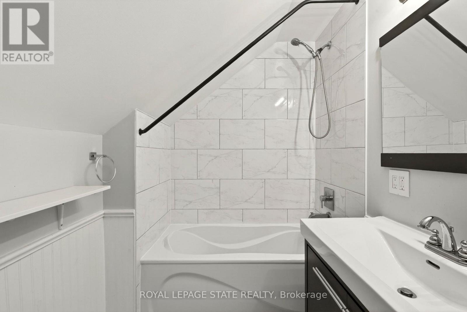 1236 Cannon Street E, Hamilton, Ontario  L8H 1V1 - Photo 38 - X13121510