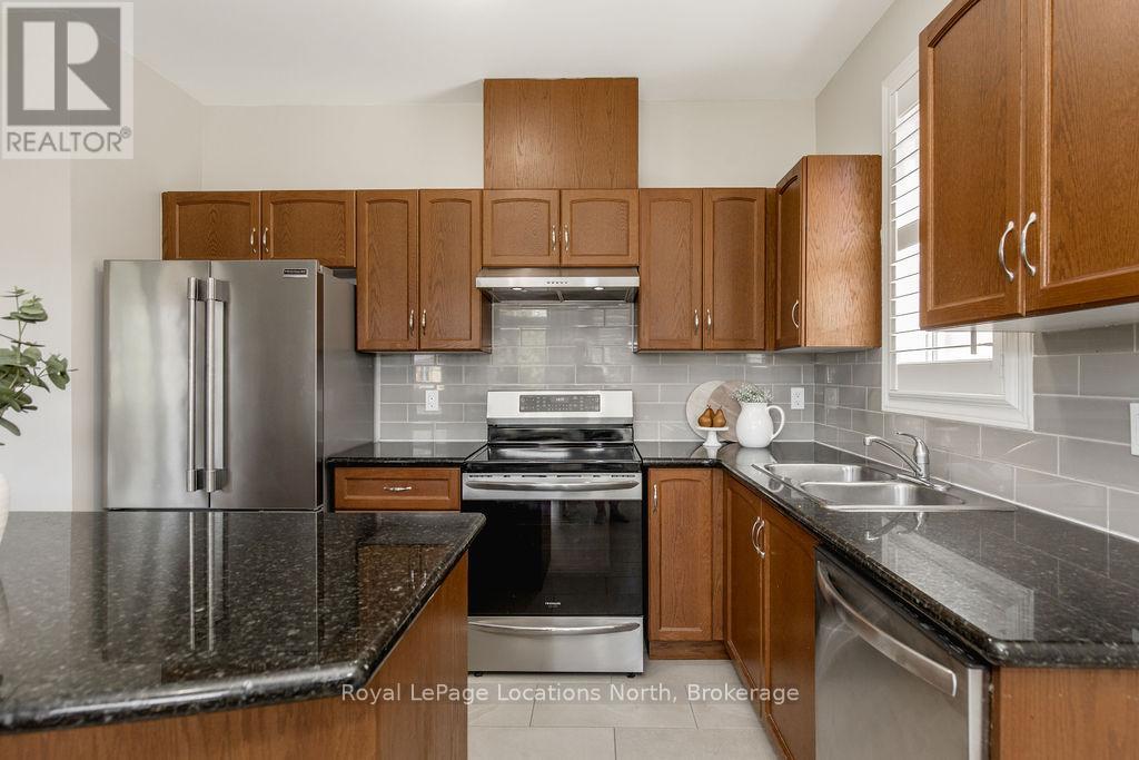 20 Grand Poplar Lane, Wasaga Beach, Ontario  L9Z 0E2 - Photo 14 - S13121812