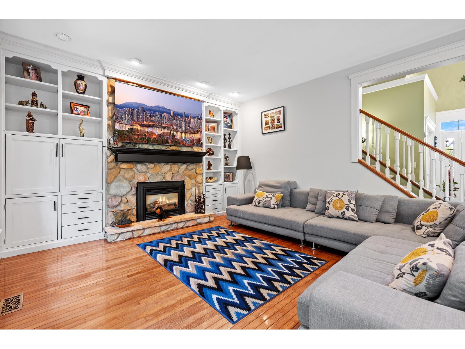 8525 Doerksen Drive, Mission, British Columbia  V2V 7C4 - Photo 4 - R3122740