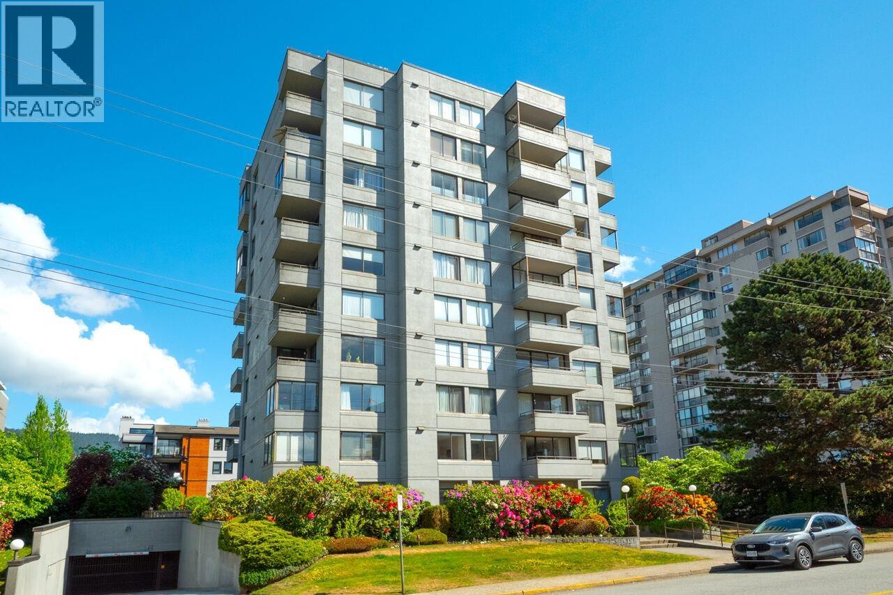 701 1341 CLYDE AVENUE, West Vancouver, British Columbia