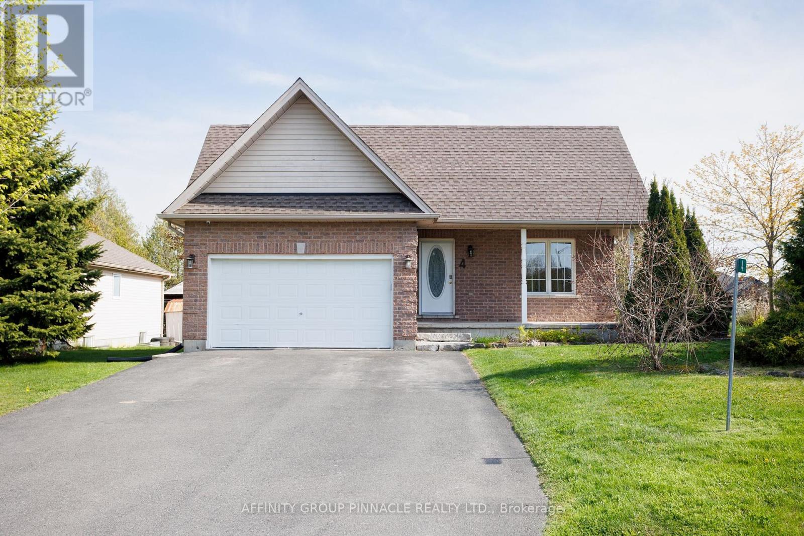 4 Champlain Boulevard, Kawartha Lakes, Ontario  K9V 0H9 - Photo 1 - X13121896