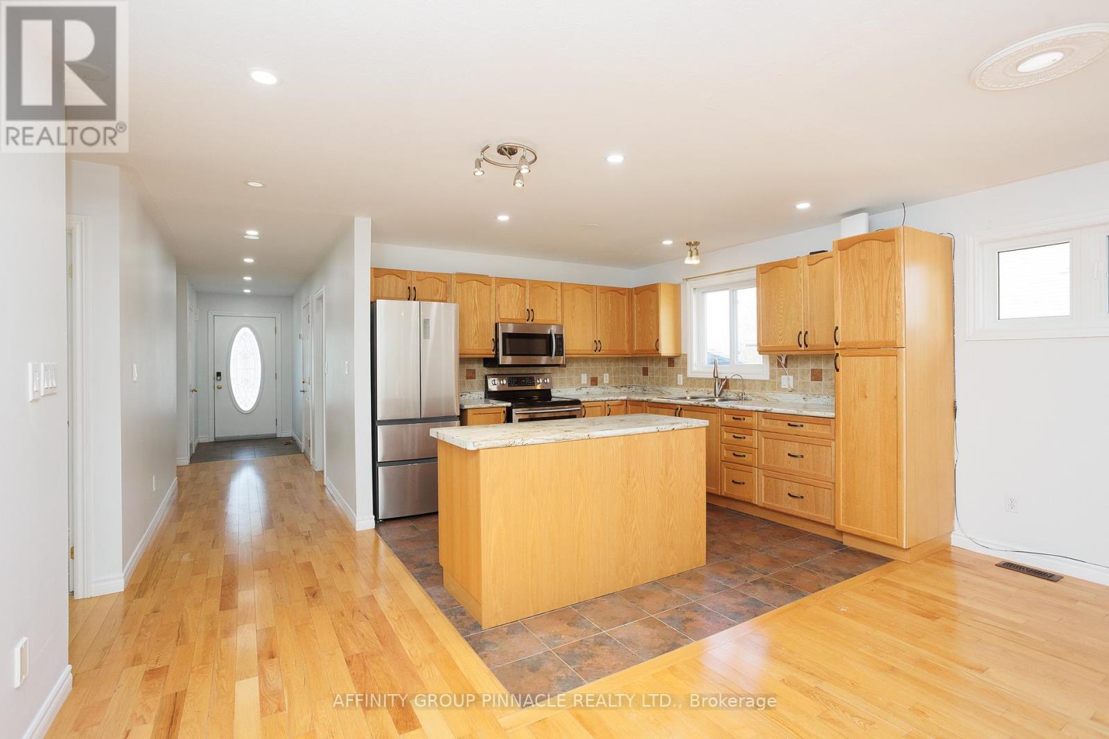 4 Champlain Boulevard, Kawartha Lakes, Ontario  K9V 0H9 - Photo 5 - X13121896