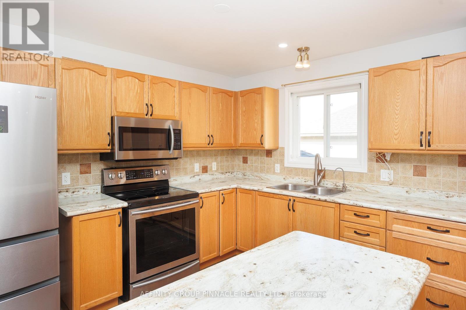 4 Champlain Boulevard, Kawartha Lakes, Ontario  K9V 0H9 - Photo 8 - X13121896