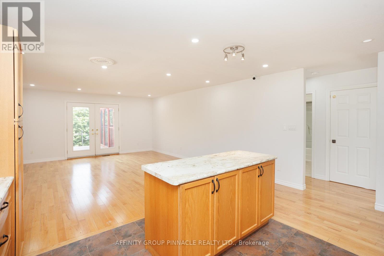 4 Champlain Boulevard, Kawartha Lakes, Ontario  K9V 0H9 - Photo 9 - X13121896