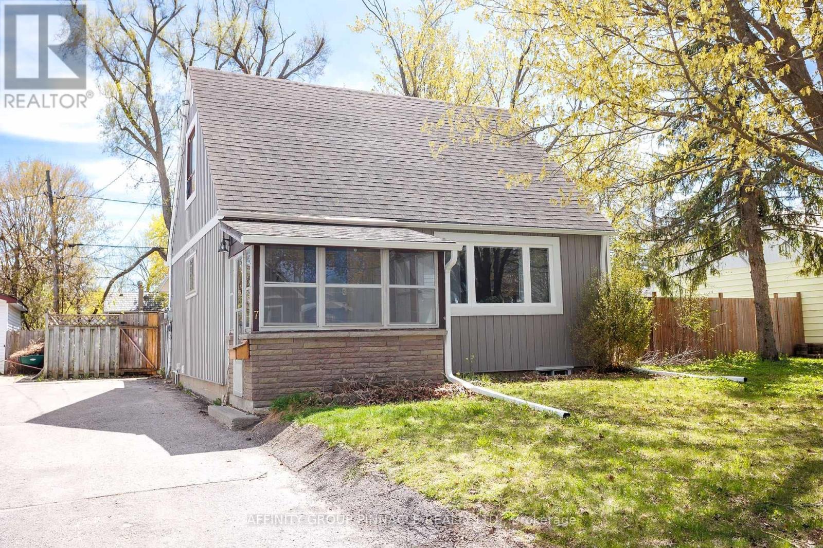 7 Churchill Crescent, Kawartha Lakes, Ontario  K9V 3Y7 - Photo 1 - X13121964